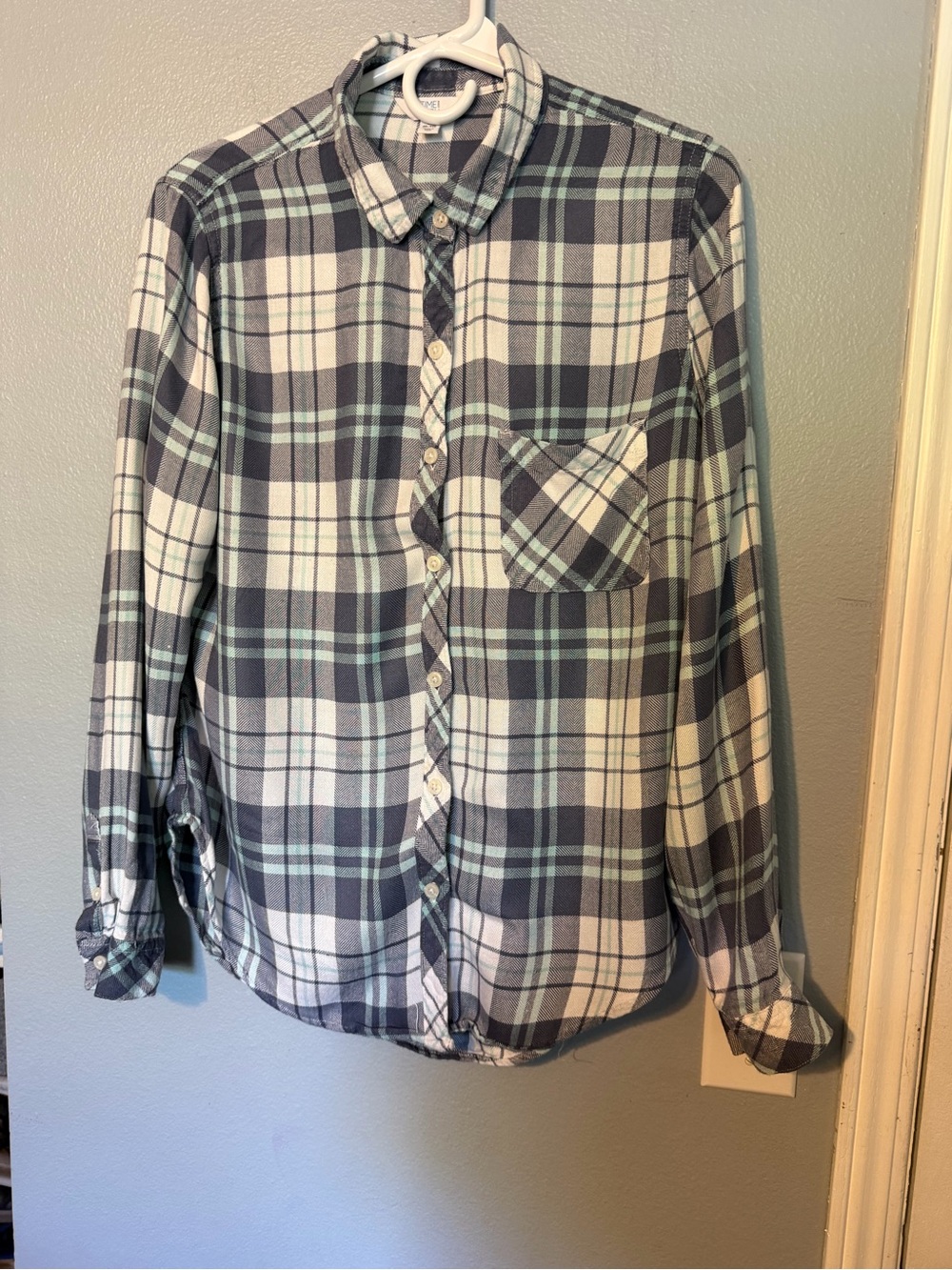 Time and Tru Men’s Plaid Button-Down Shirt in Gray, White and Light Blue